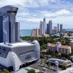 نمای شب هتل با طراحی فضایی